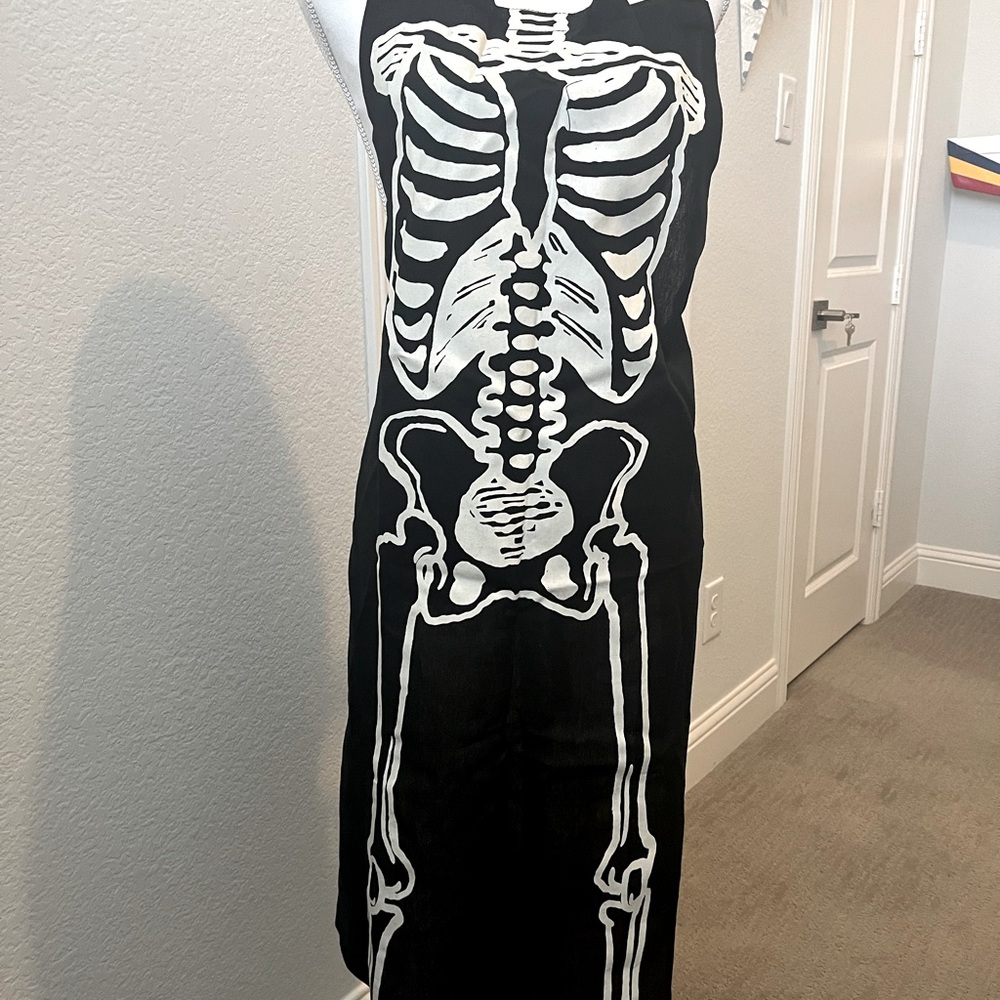 Skeleton Apron